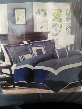 Madison Park Navy and White Geometric Comforter Set